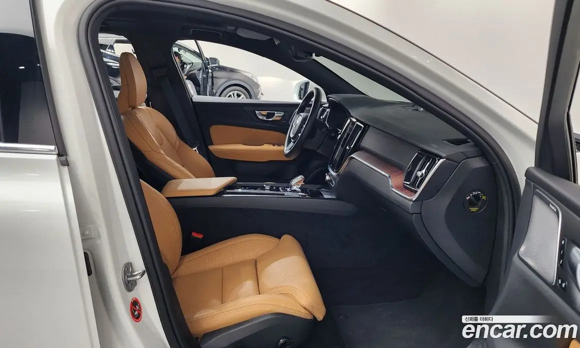 Volvo S60 2023 2.0 автомат (гидро), фото 16 Volvo S60 2023 2.0 автомат (гидро), фото 16