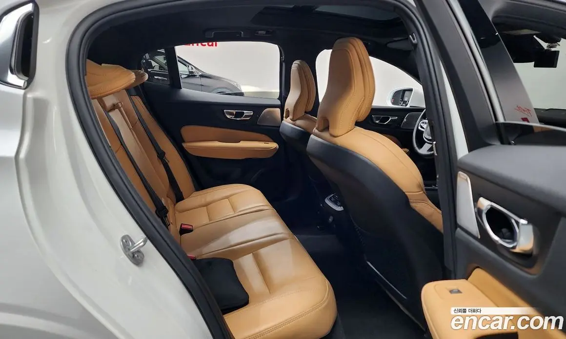 Volvo S60 2023 2.0 автомат (гидро), фото 17 Volvo S60 2023 2.0 автомат (гидро), фото 17