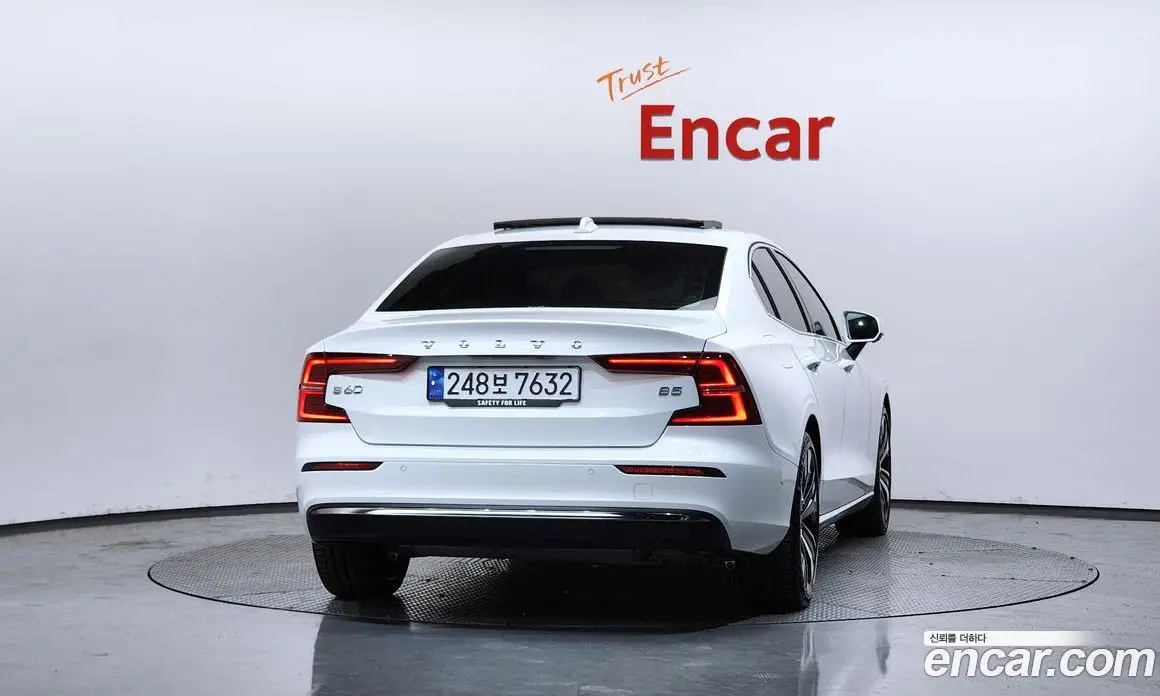Volvo S60 2023 2.0 автомат (гидро), фото 4 Volvo S60 2023 2.0 автомат (гидро), фото 4