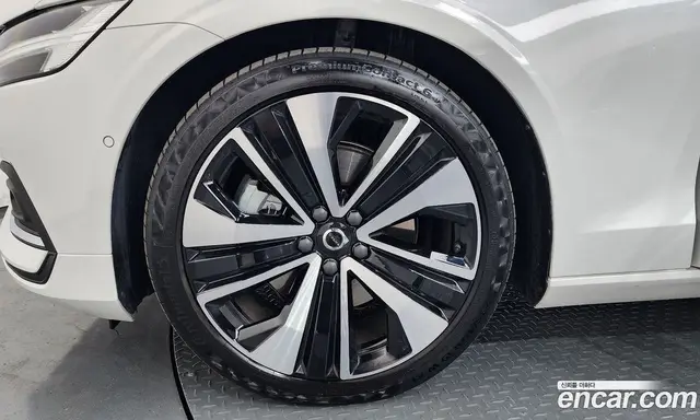 Volvo S60 2023 2.0 автомат (гидро), миниатюра 5 Volvo S60 2023 2.0 автомат (гидро), миниатюра 5