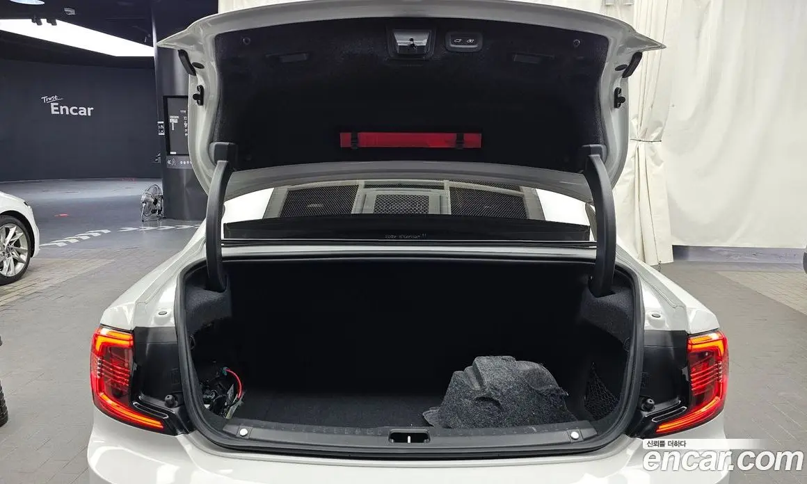 Volvo S90 2021 2.0 автомат (гидро), фото 26 Volvo S90 2021 2.0 автомат (гидро), фото 26