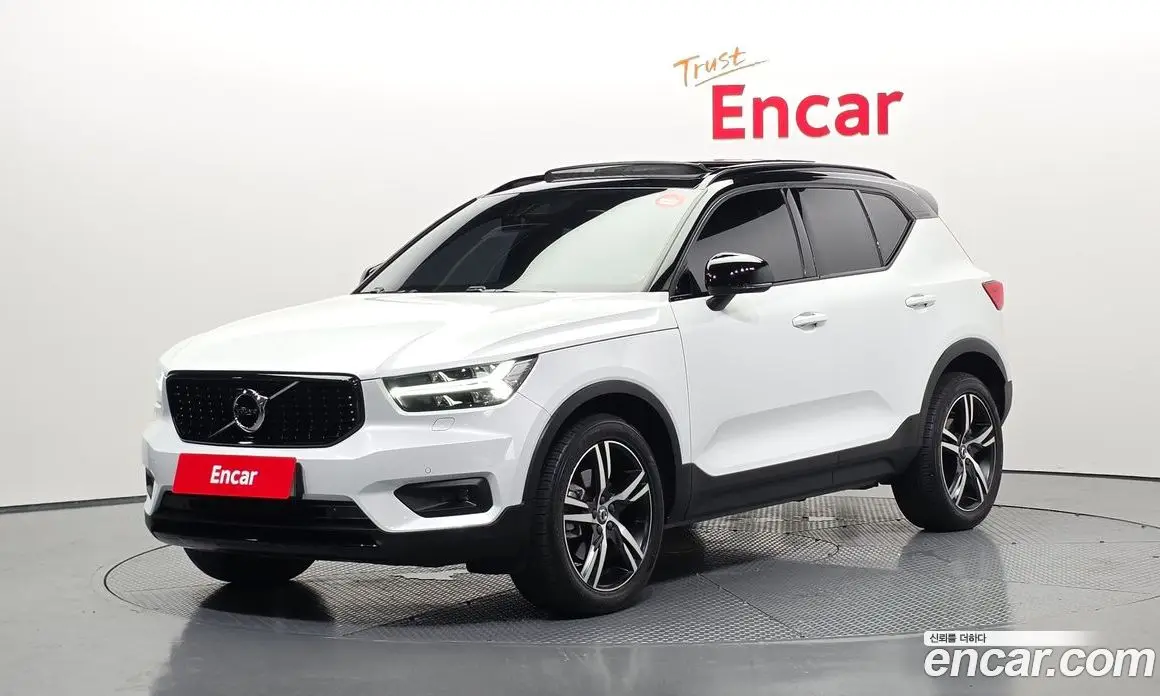 Volvo XC40 2020 2.0 автомат (гидро), фото 1 Volvo XC40 2020 2.0 автомат (гидро), фото 1