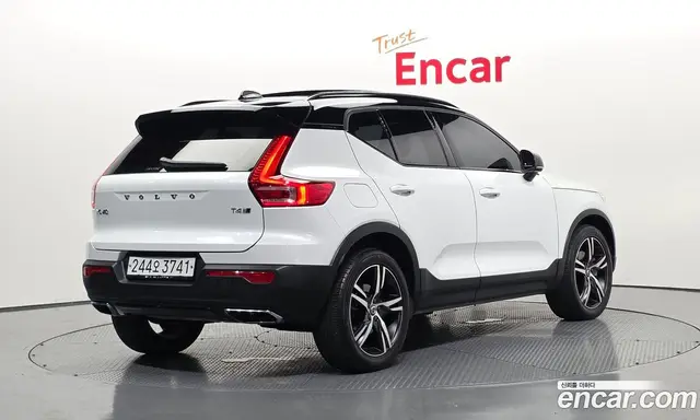 Volvo XC40 2020 2.0 автомат (гидро), миниатюра 2 Volvo XC40 2020 2.0 автомат (гидро), миниатюра 2