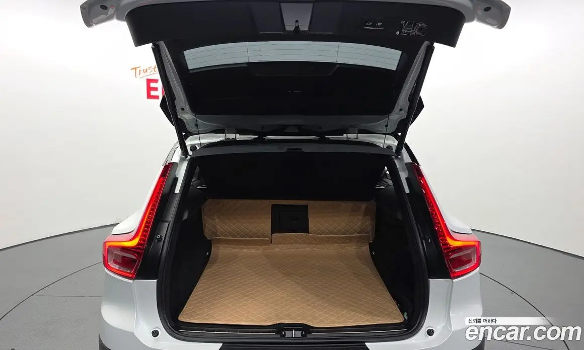Volvo XC40 2020 2.0 автомат (гидро), фото 20 Volvo XC40 2020 2.0 автомат (гидро), фото 20