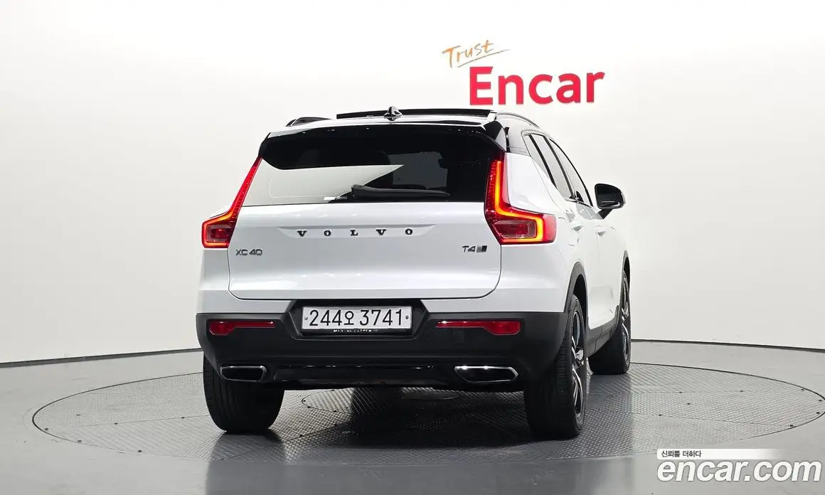 Volvo XC40 2020 2.0 автомат (гидро), фото 4 Volvo XC40 2020 2.0 автомат (гидро), фото 4