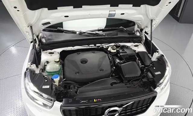 Volvo XC40 2020 2.0 автомат (гидро), миниатюра 6 Volvo XC40 2020 2.0 автомат (гидро), миниатюра 6
