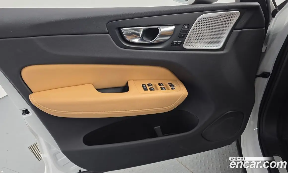 Volvo XC60 2022 2.0 автомат (гидро), фото 14 Volvo XC60 2022 2.0 автомат (гидро), фото 14