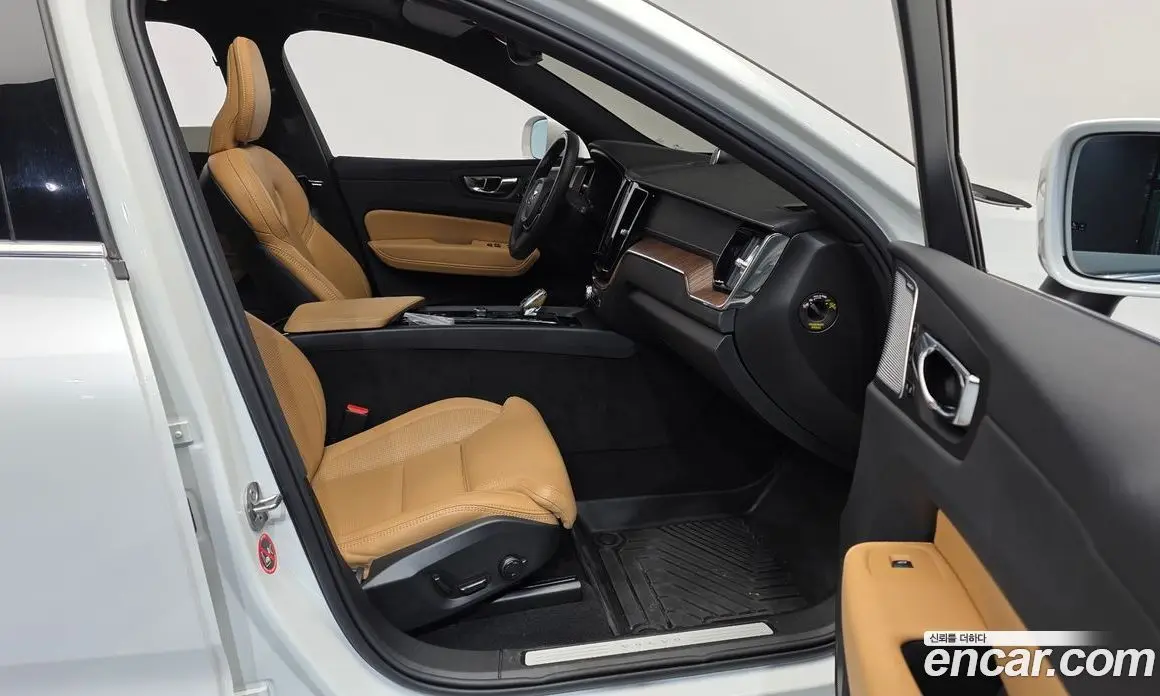 Volvo XC60 2022 2.0 автомат (гидро), фото 17 Volvo XC60 2022 2.0 автомат (гидро), фото 17
