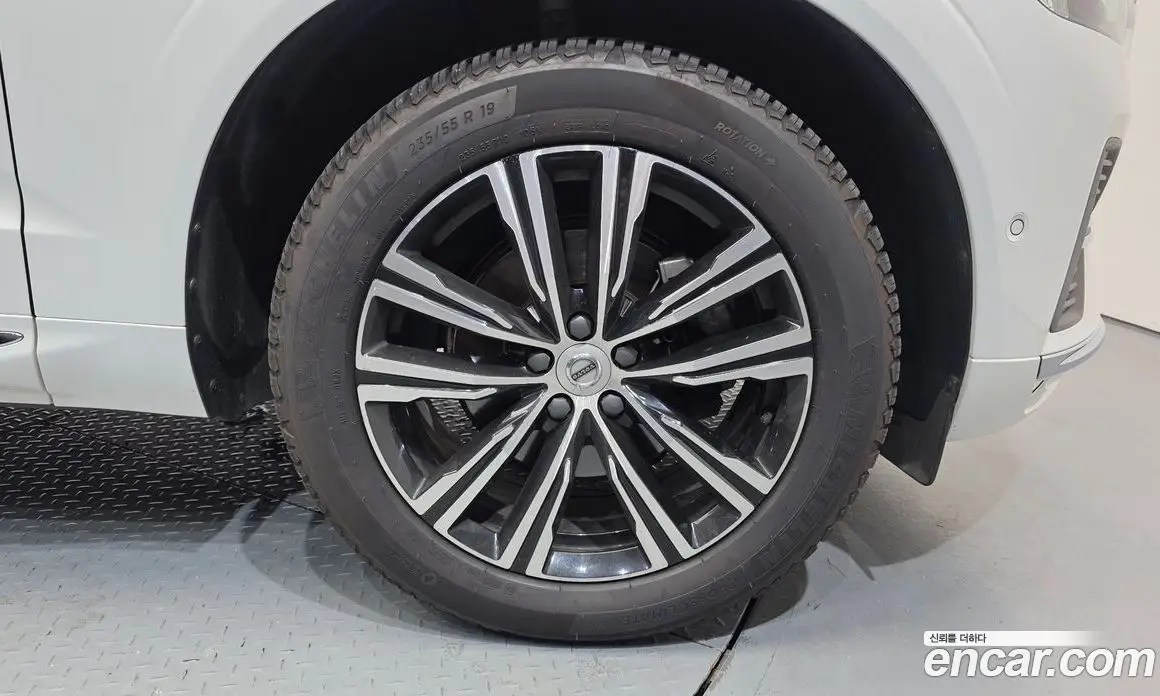 Volvo XC60 2022 2.0 автомат (гидро), фото 5 Volvo XC60 2022 2.0 автомат (гидро), фото 5