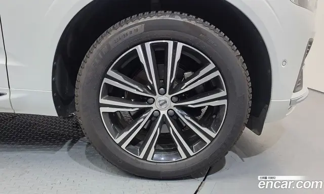 Volvo XC60 2022 2.0 автомат (гидро), миниатюра 5 Volvo XC60 2022 2.0 автомат (гидро), миниатюра 5