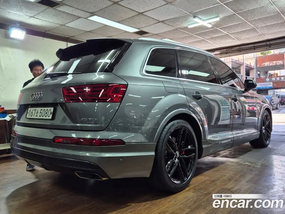 Audi Q7 2016 3.0 автомат (гидро), фото 4 Audi Q7 2016 3.0 автомат (гидро), фото 4