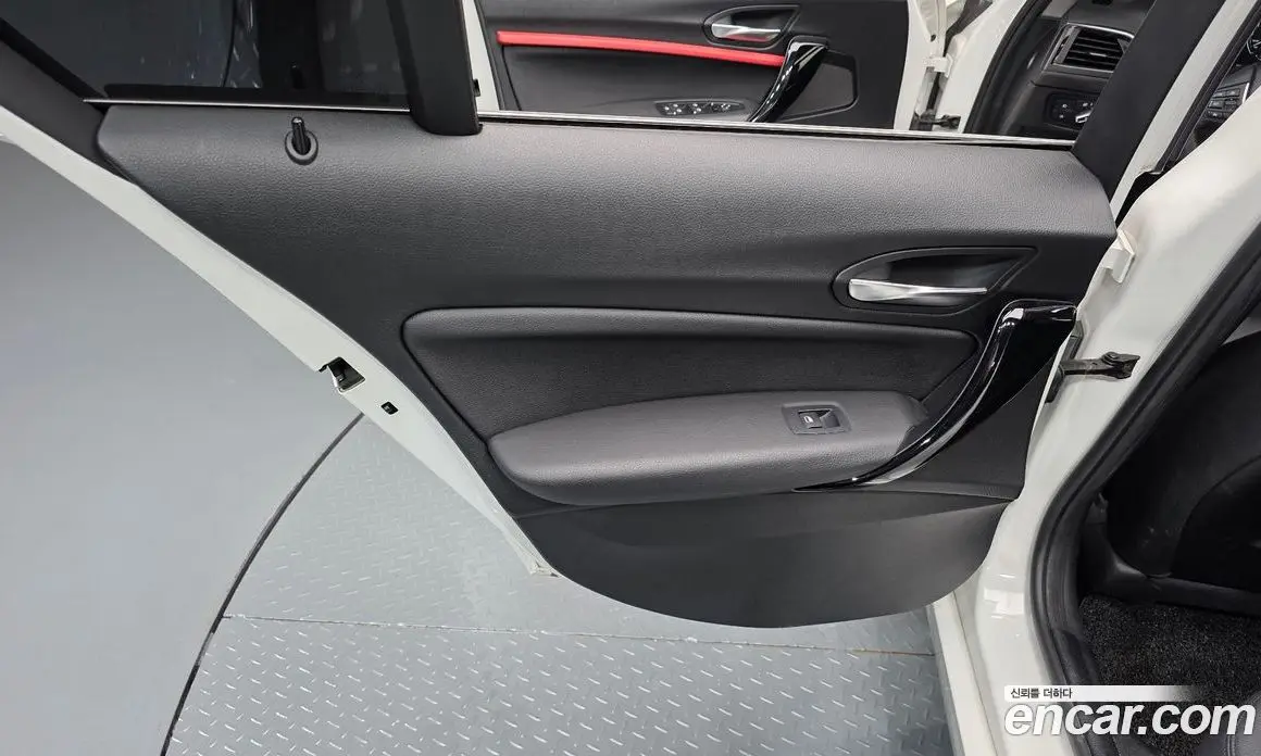BMW 1 серия 2019 2.0 автомат (гидро), фото 15