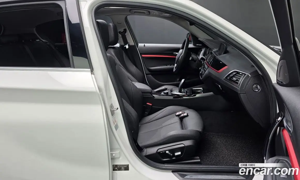 BMW 1 серия 2019 2.0 автомат (гидро), фото 16