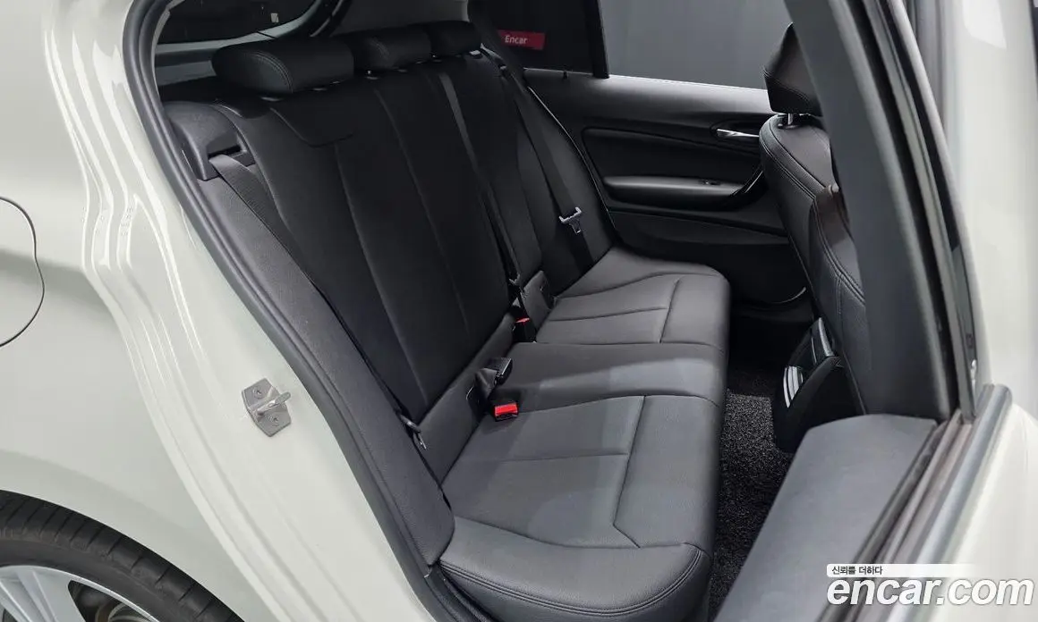 BMW 1 серия 2019 2.0 автомат (гидро), фото 17