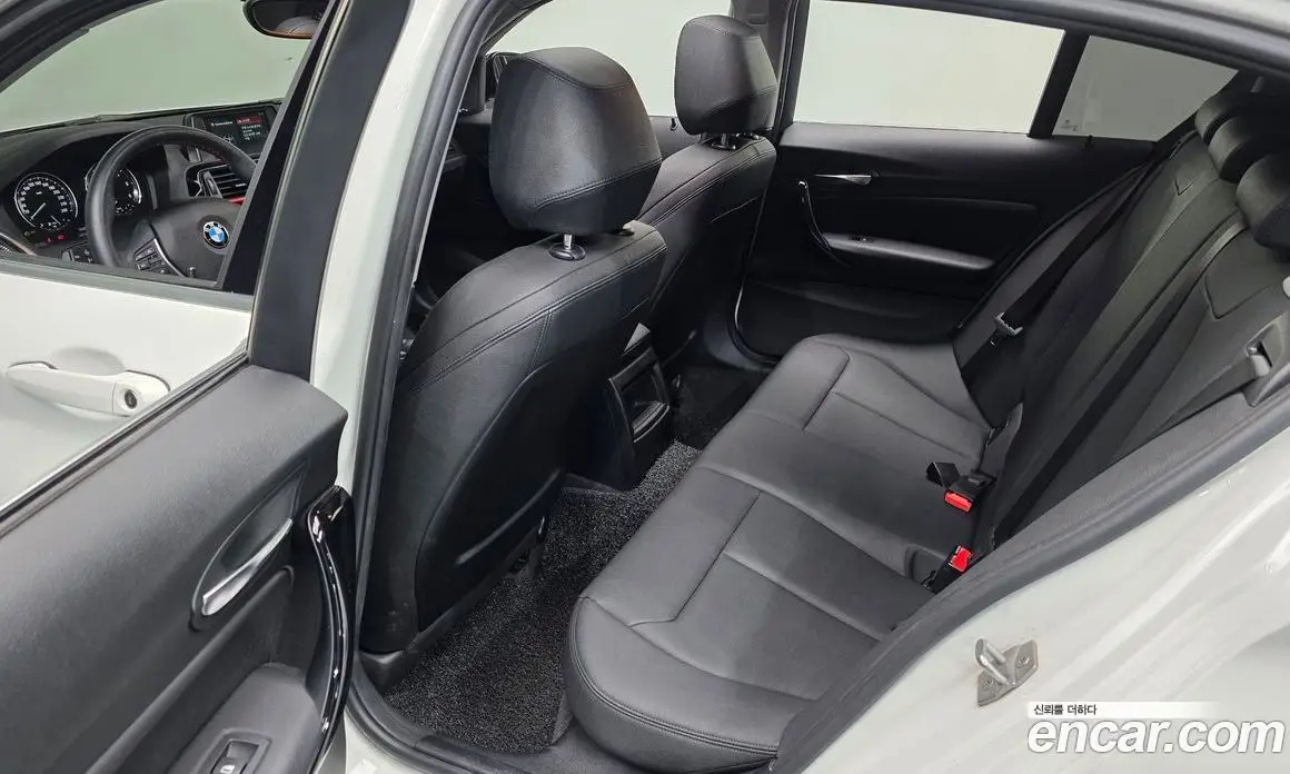 BMW 1 серия 2019 2.0 автомат (гидро), фото 18