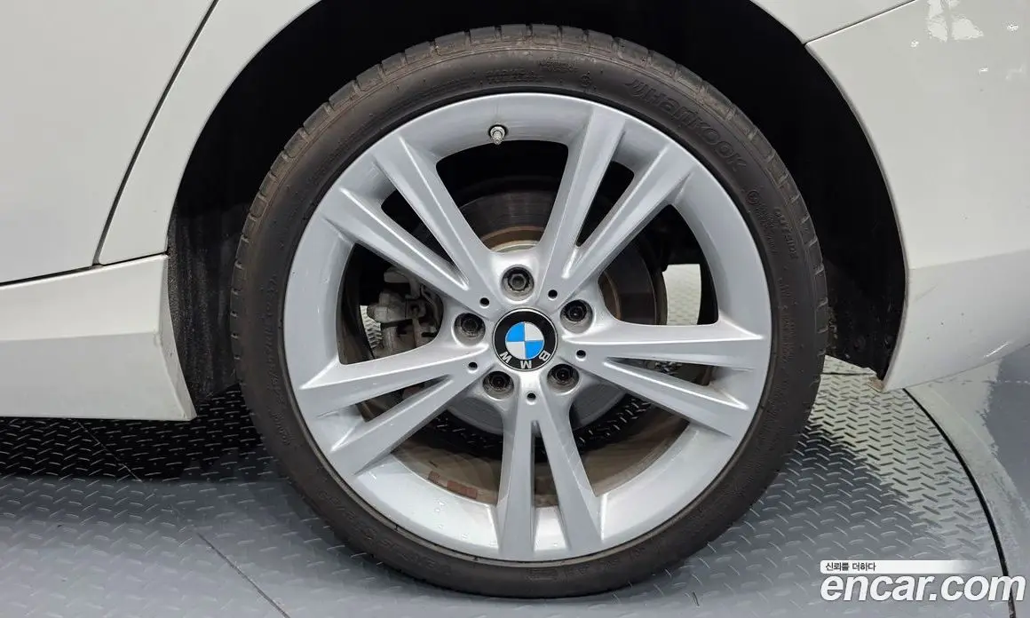 BMW 1 серия 2019 2.0 автомат (гидро), фото 7