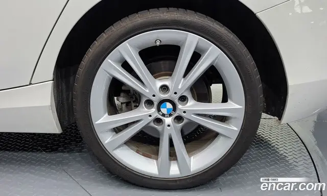 BMW 1 серия 2019 2.0 автомат (гидро), миниатюра 7