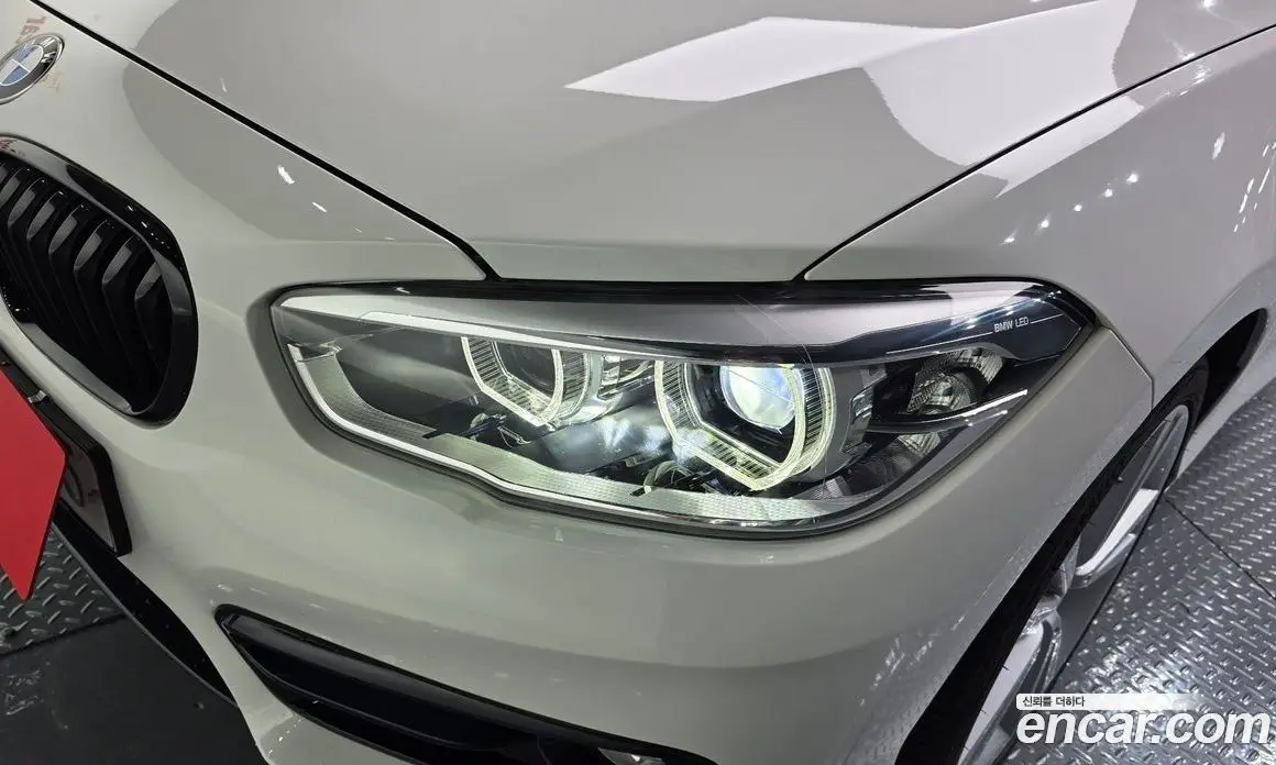 BMW 1 серия 2019 2.0 автомат (гидро), фото 8