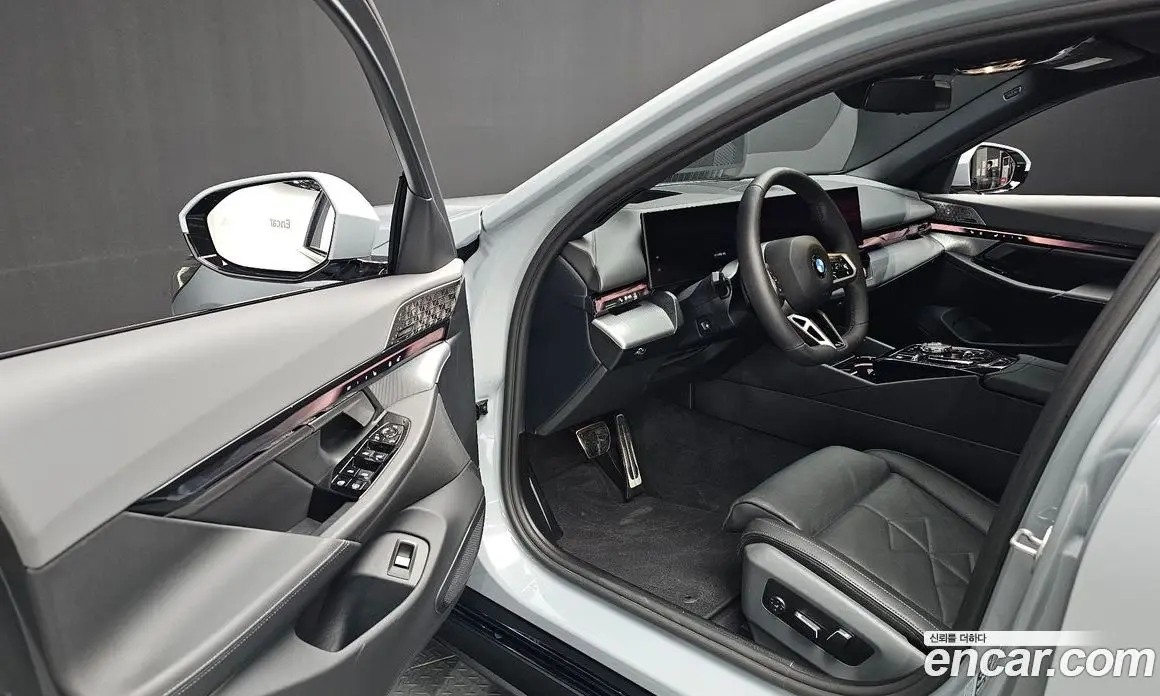 BMW 5 серия 2025 2.0 автомат (гидро), фото 12 BMW 5 серия 2025 2.0 автомат (гидро), фото 12