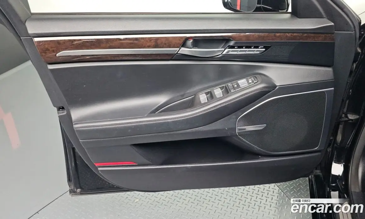 Genesis EQ900 2016 3.3 автомат (гидро), фото 13 Genesis EQ900 2016 3.3 автомат (гидро), фото 13