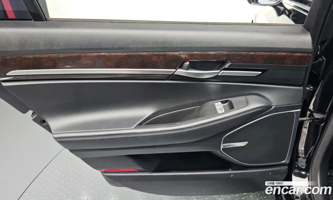 Genesis EQ900 2016 3.3 автомат (гидро), фото 14 Genesis EQ900 2016 3.3 автомат (гидро), фото 14