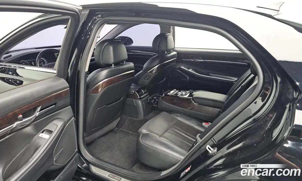 Genesis EQ900 2016 3.3 автомат (гидро), фото 17 Genesis EQ900 2016 3.3 автомат (гидро), фото 17