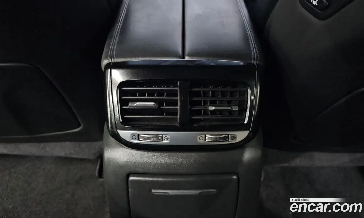 Genesis EQ900 2016 3.3 автомат (гидро), фото 31 Genesis EQ900 2016 3.3 автомат (гидро), фото 31