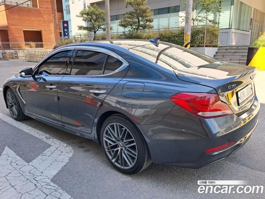 Genesis G70 2018 2.0 автомат (гидро), фото 4 Genesis G70 2018 2.0 автомат (гидро), фото 4