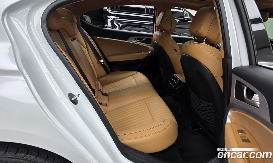 Genesis G70 2022 2.0 автомат (гидро), фото 18 Genesis G70 2022 2.0 автомат (гидро), фото 18