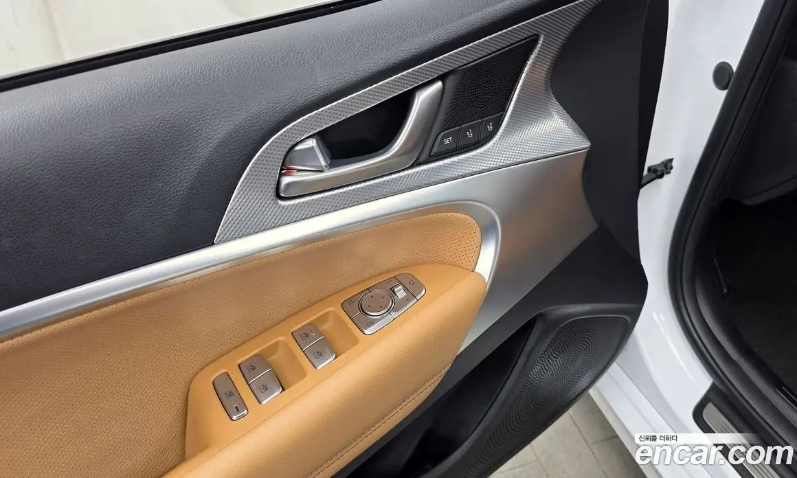 Genesis G70 2022 2.0 автомат (гидро), фото 27 Genesis G70 2022 2.0 автомат (гидро), фото 27