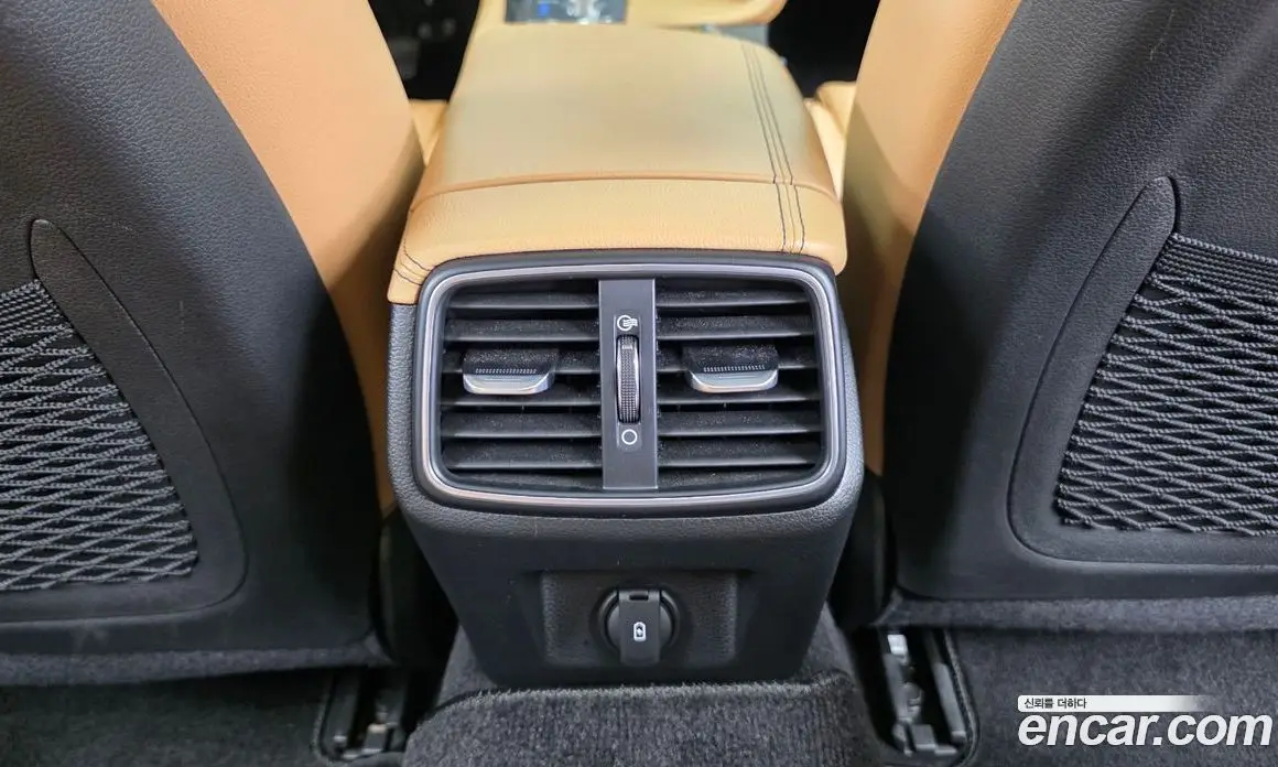 Genesis G70 2022 2.0 автомат (гидро), фото 31 Genesis G70 2022 2.0 автомат (гидро), фото 31