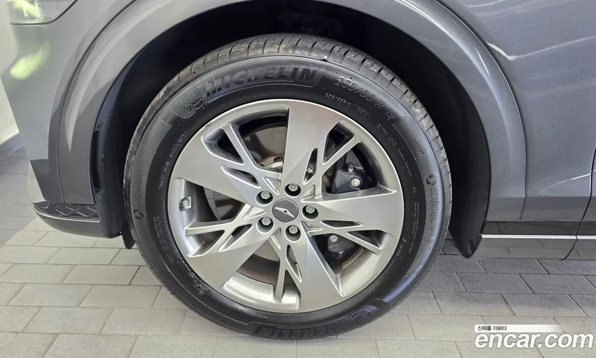 Genesis GV70 2022 2.5 автомат (гидро), фото 5 Genesis GV70 2022 2.5 автомат (гидро), фото 5