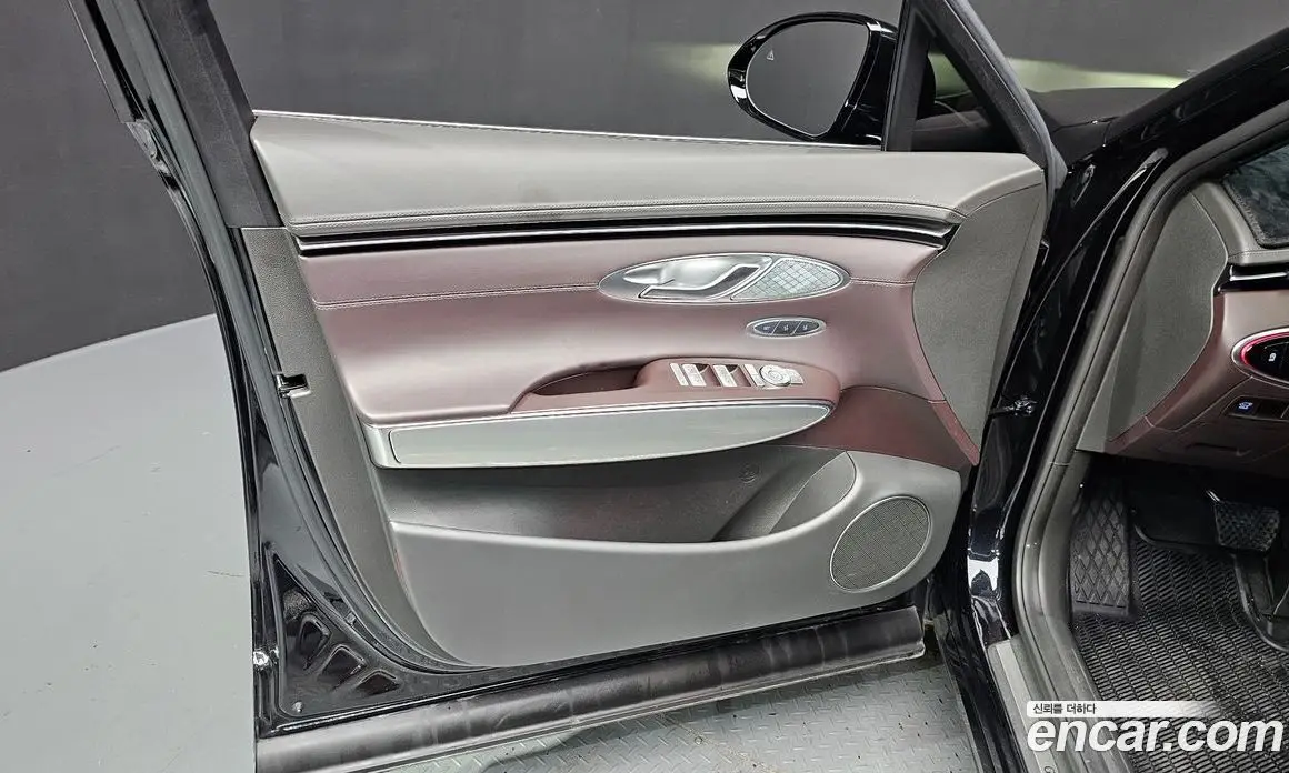 Genesis GV70 2022 2.5 автомат (гидро), фото 13 Genesis GV70 2022 2.5 автомат (гидро), фото 13