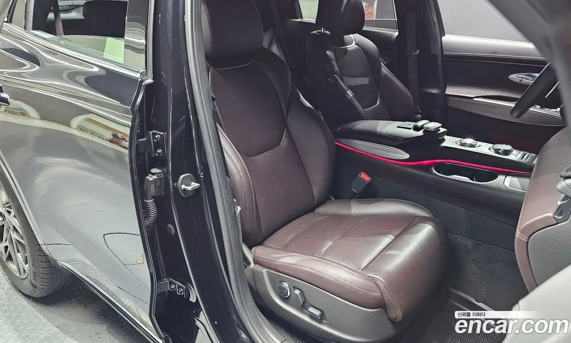 Genesis GV70 2022 2.5 автомат (гидро), фото 16 Genesis GV70 2022 2.5 автомат (гидро), фото 16