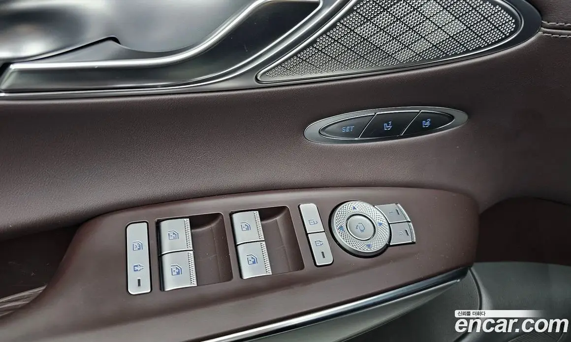 Genesis GV70 2022 2.5 автомат (гидро), фото 24 Genesis GV70 2022 2.5 автомат (гидро), фото 24