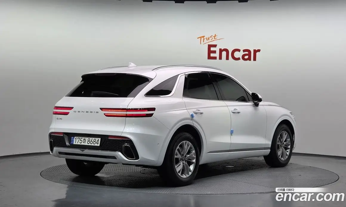 Genesis GV70 2023 2.5 автомат (гидро), фото 2 Genesis GV70 2023 2.5 автомат (гидро), фото 2