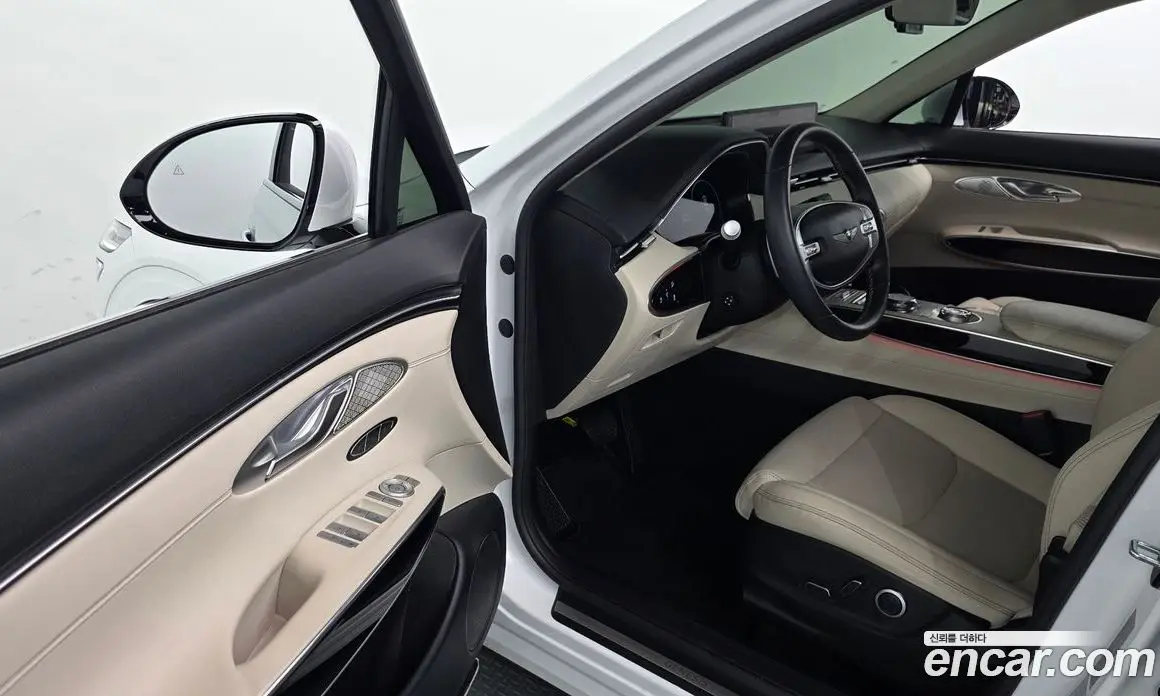 Genesis GV70 2023 2.5 автомат (гидро), фото 13 Genesis GV70 2023 2.5 автомат (гидро), фото 13