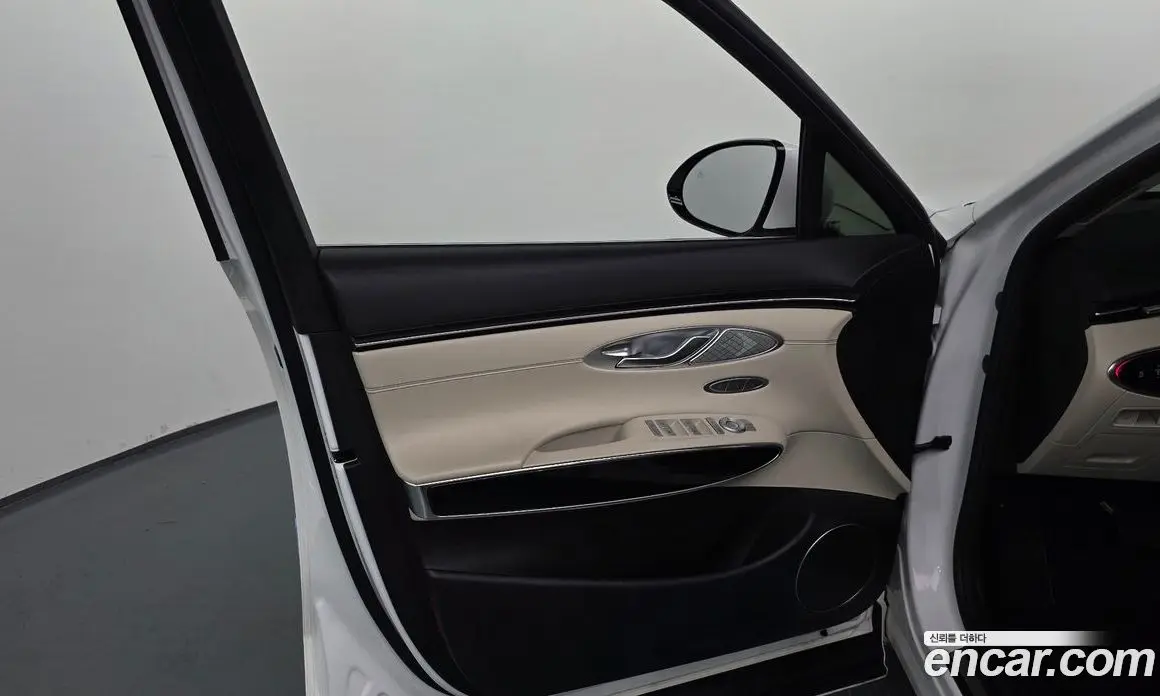 Genesis GV70 2023 2.5 автомат (гидро), фото 14 Genesis GV70 2023 2.5 автомат (гидро), фото 14