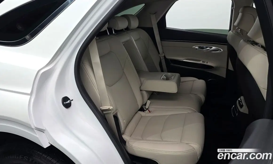 Genesis GV70 2023 2.5 автомат (гидро), фото 17 Genesis GV70 2023 2.5 автомат (гидро), фото 17