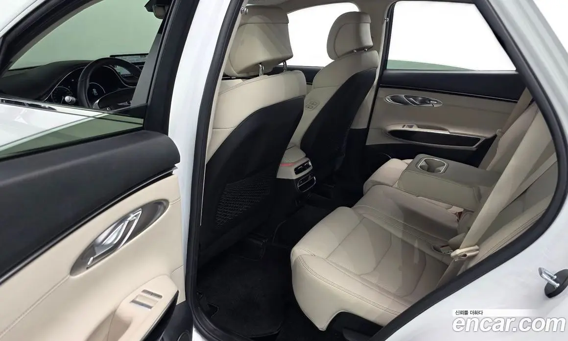 Genesis GV70 2023 2.5 автомат (гидро), фото 18 Genesis GV70 2023 2.5 автомат (гидро), фото 18