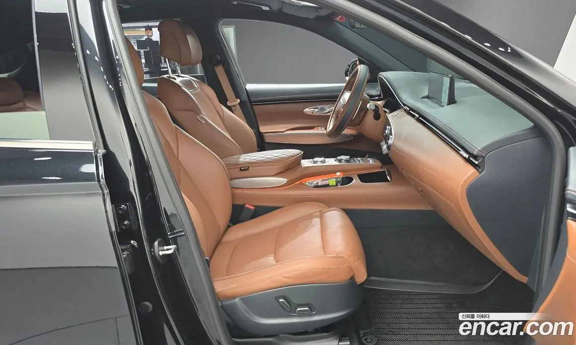 Genesis GV70 2023 2.5 автомат (гидро), фото 11 Genesis GV70 2023 2.5 автомат (гидро), фото 11