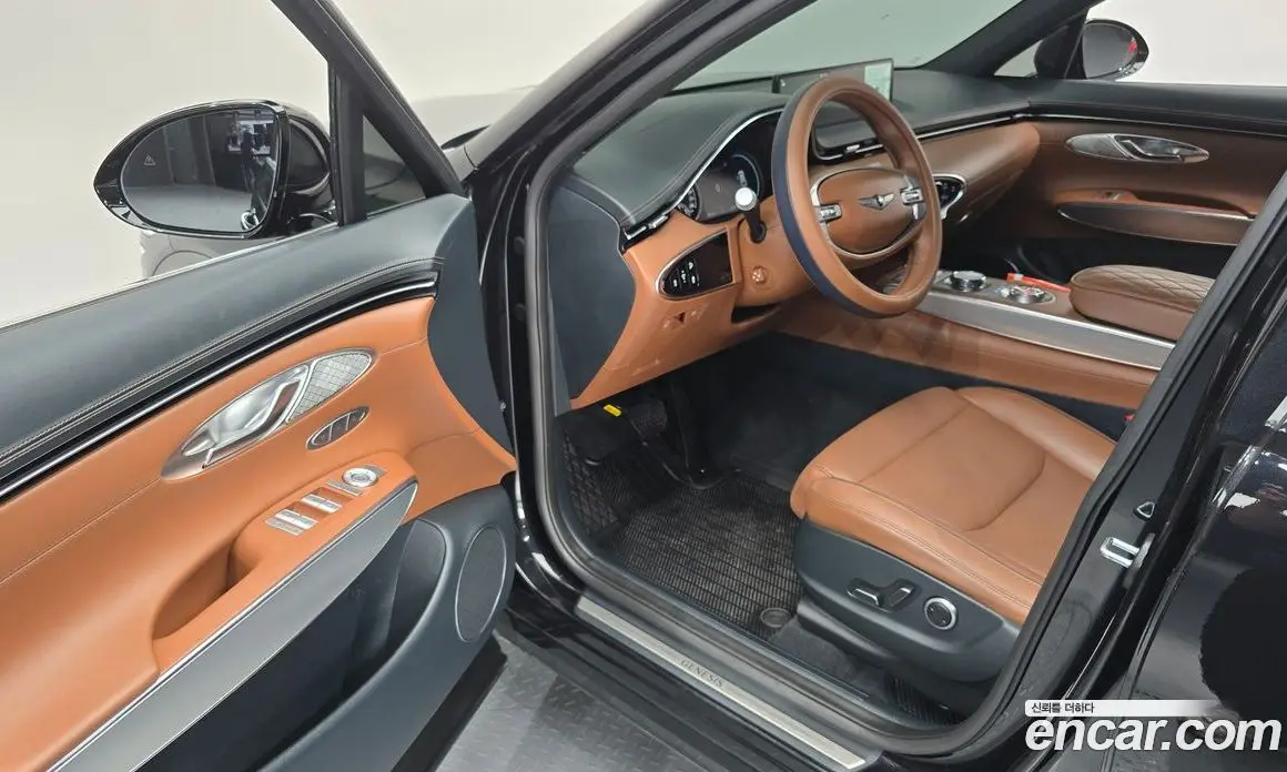 Genesis GV70 2023 2.5 автомат (гидро), фото 10 Genesis GV70 2023 2.5 автомат (гидро), фото 10