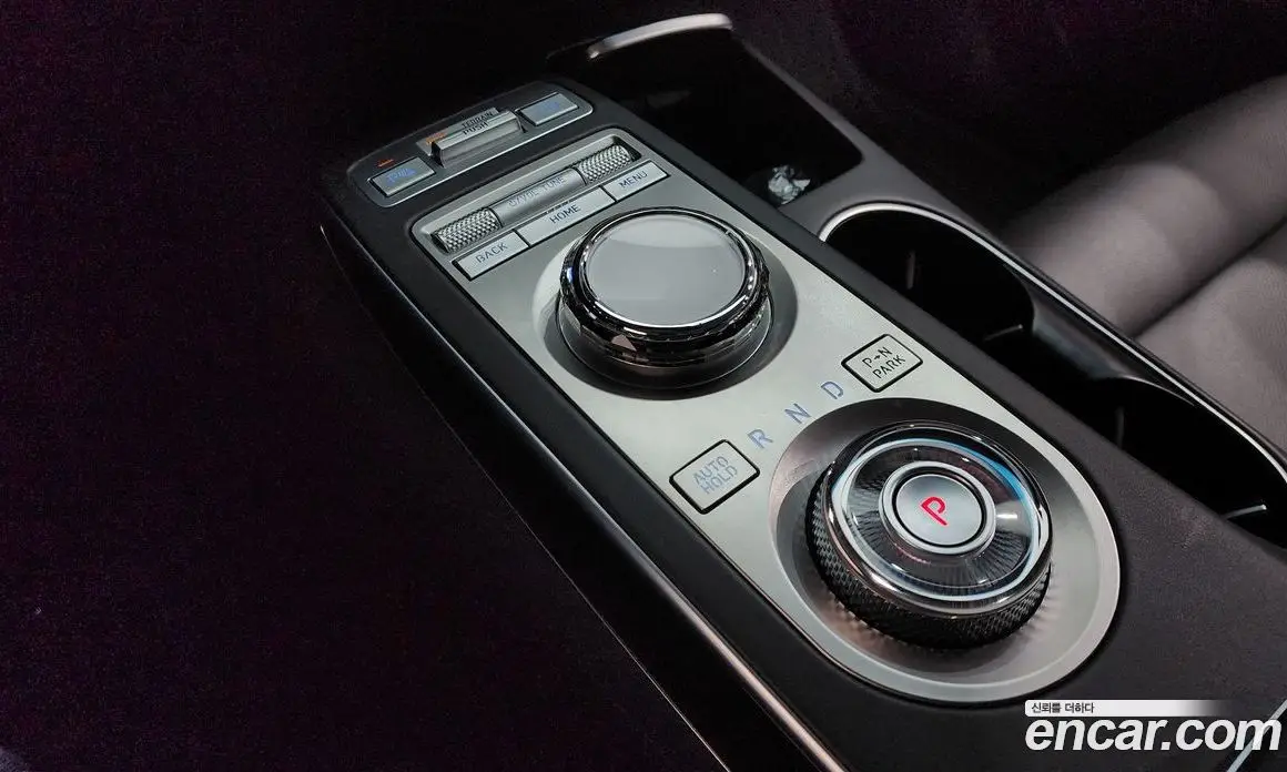 Genesis GV70 2023 2.5 автомат (гидро), фото 12 Genesis GV70 2023 2.5 автомат (гидро), фото 12