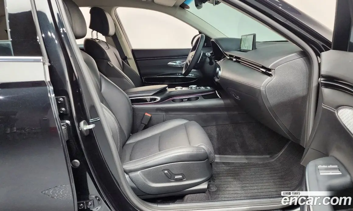 Genesis GV70 2023 2.5 автомат (гидро), фото 16 Genesis GV70 2023 2.5 автомат (гидро), фото 16