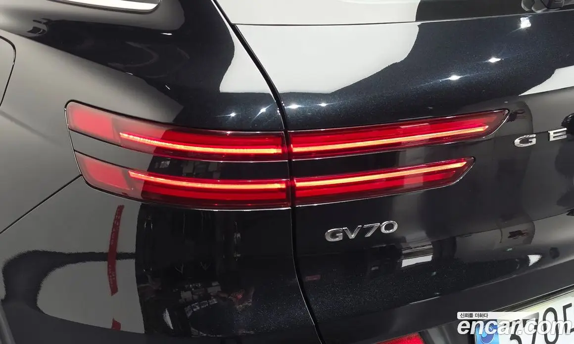 Genesis GV70 2023 2.5 автомат (гидро), фото 9 Genesis GV70 2023 2.5 автомат (гидро), фото 9