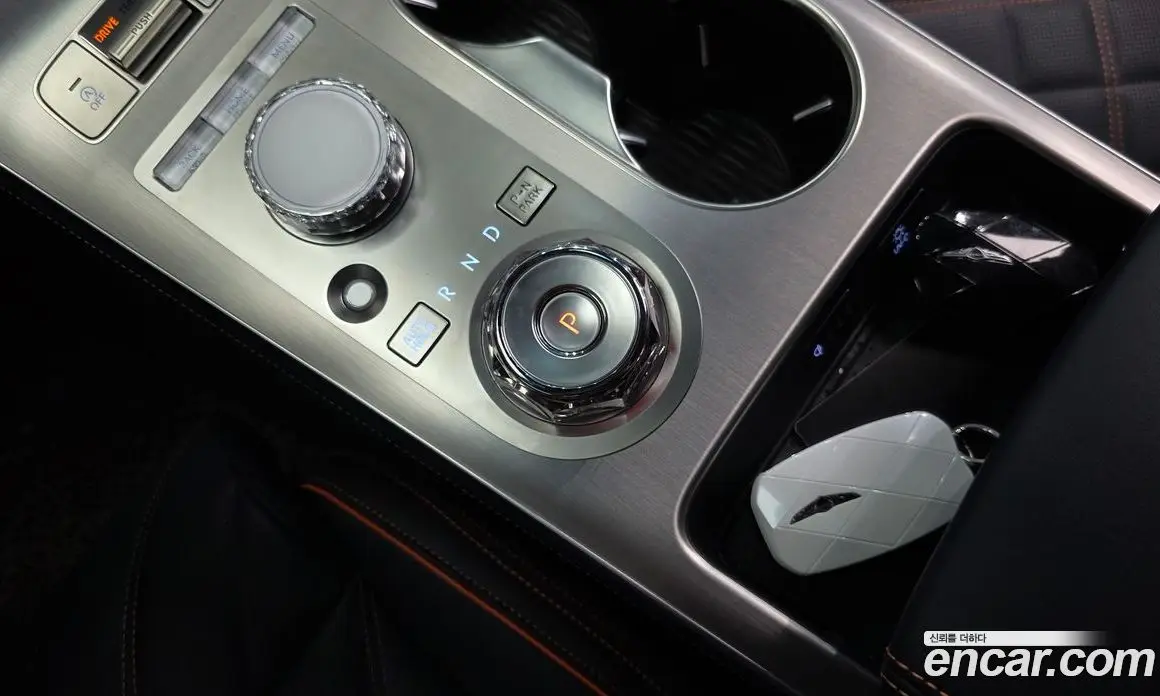 Genesis GV70 2024 2.5 автомат (гидро), фото 11 Genesis GV70 2024 2.5 автомат (гидро), фото 11