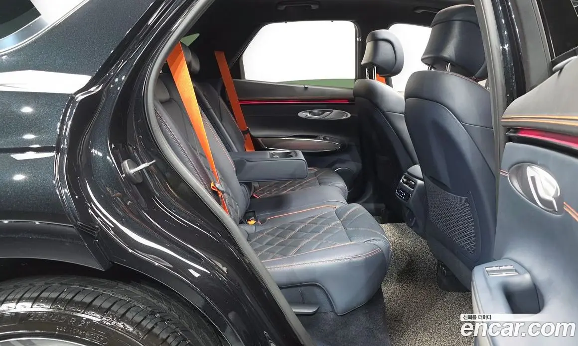 Genesis GV70 2024 2.5 автомат (гидро), фото 16 Genesis GV70 2024 2.5 автомат (гидро), фото 16