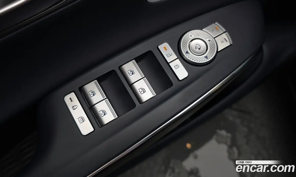 Genesis GV70 2024 2.5 автомат (гидро), фото 27 Genesis GV70 2024 2.5 автомат (гидро), фото 27