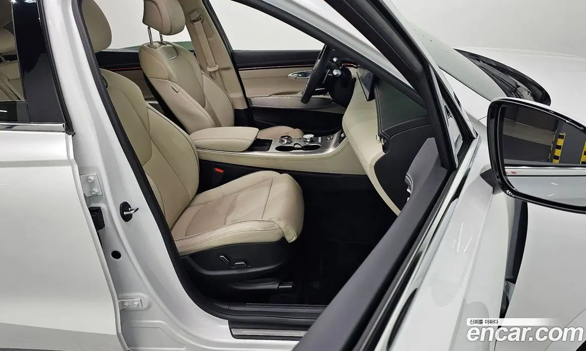 Genesis GV70 2024 2.5 автомат (гидро), фото 10 Genesis GV70 2024 2.5 автомат (гидро), фото 10