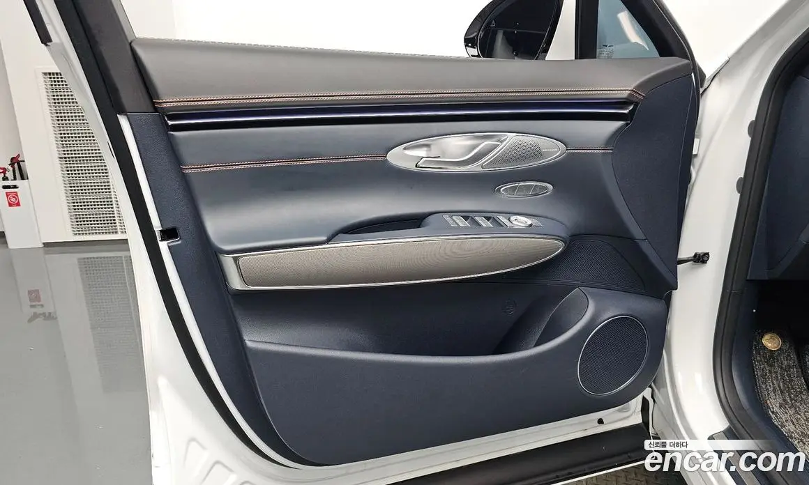 Genesis GV70 2024 2.5 автомат (гидро), фото 13 Genesis GV70 2024 2.5 автомат (гидро), фото 13